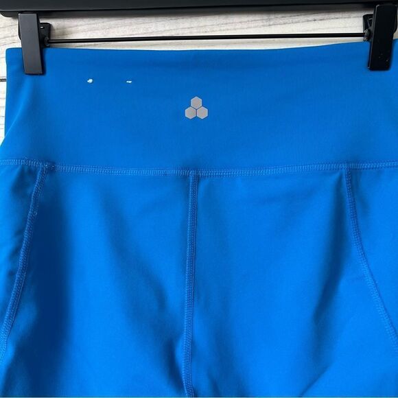 Tek Gear Active Shapewear Blue Side Pocket High Rise Capri Leggings - Picture 6 of 9